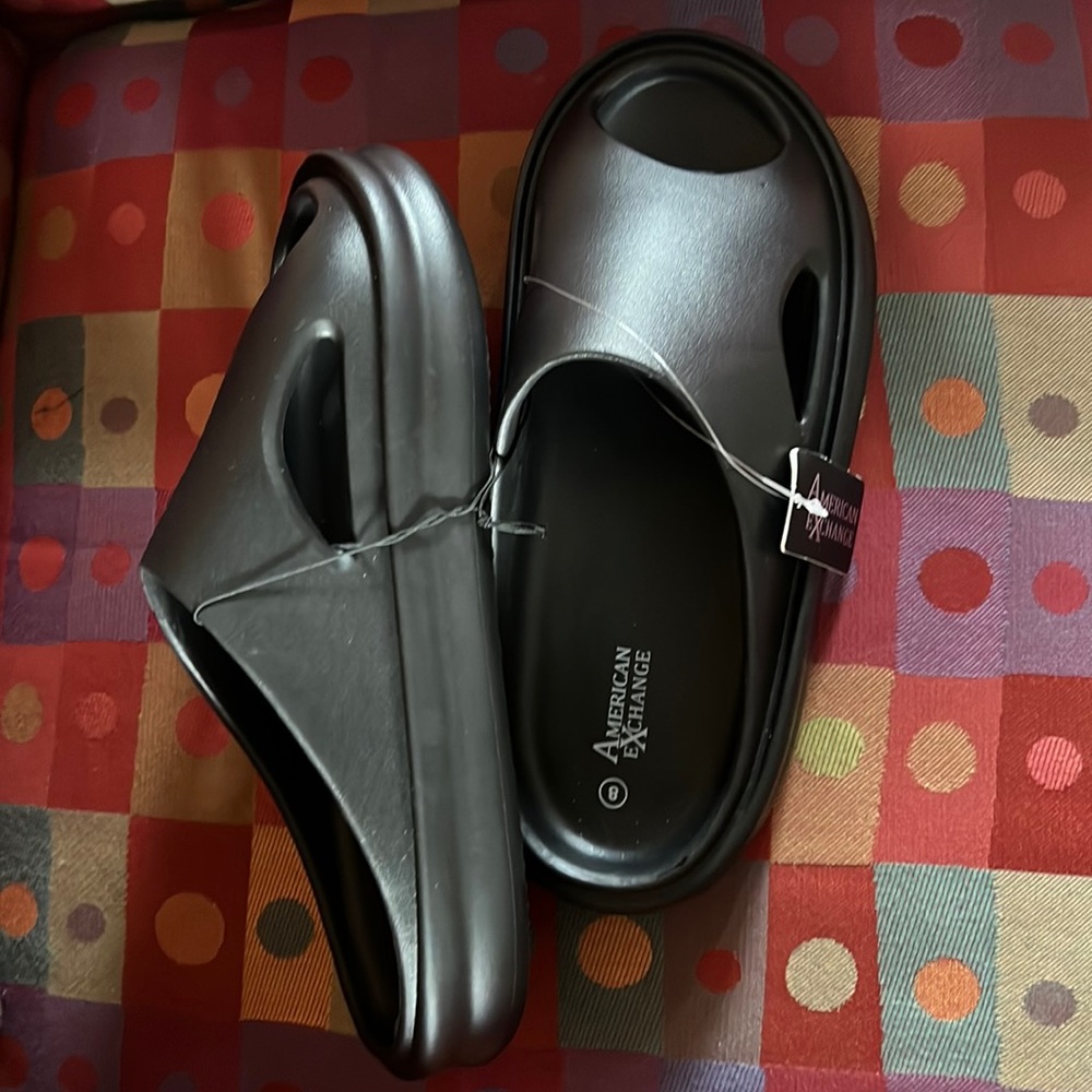 Black sandal by American Exchange
